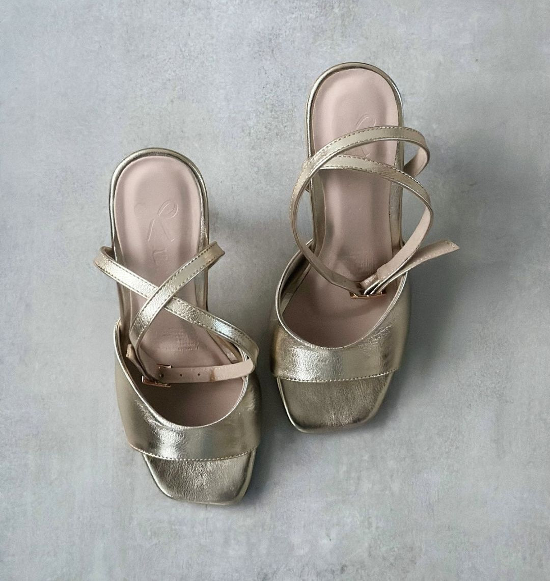 ✨ Sandalias Gold Elegance 👡